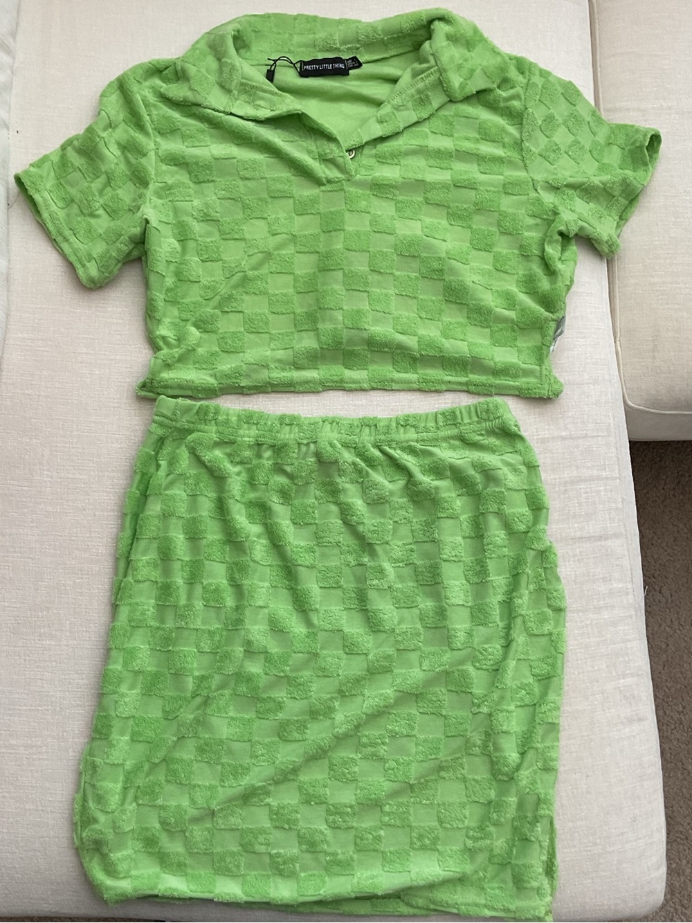PrettyLittleThing Bright Lime Checker Polo Set - Picture 1 of 14